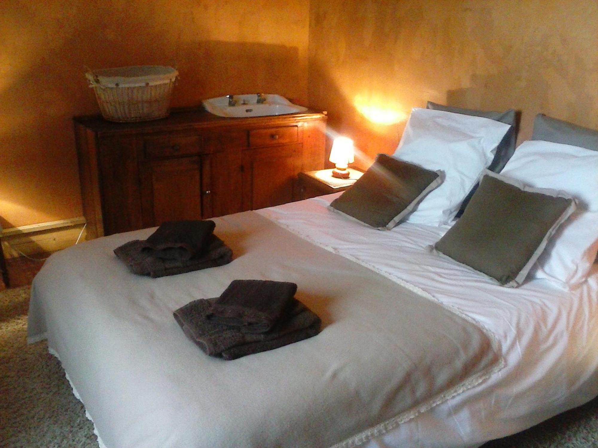 Les Gites Du Couvent Alternatif Camlez Room photo
